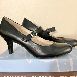 Life Stride Mary Jane pumps